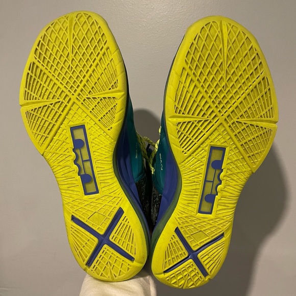 Lebron Elite 10 - Sz 11 - Picture 7 of 7